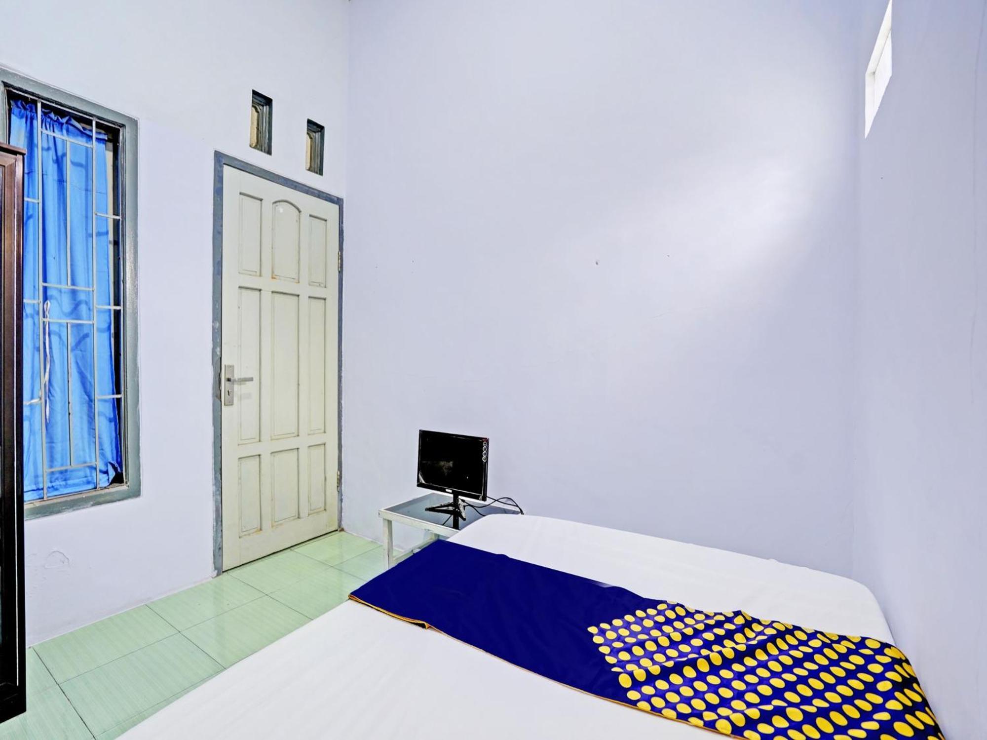 Hotel Oyo Life 92937 Kost Putri Sarkara Syariah Banyuwangi  Esterno foto