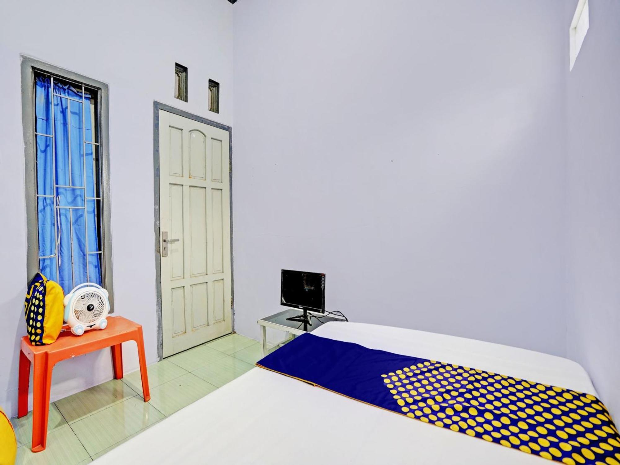Hotel Oyo Life 92937 Kost Putri Sarkara Syariah Banyuwangi  Esterno foto