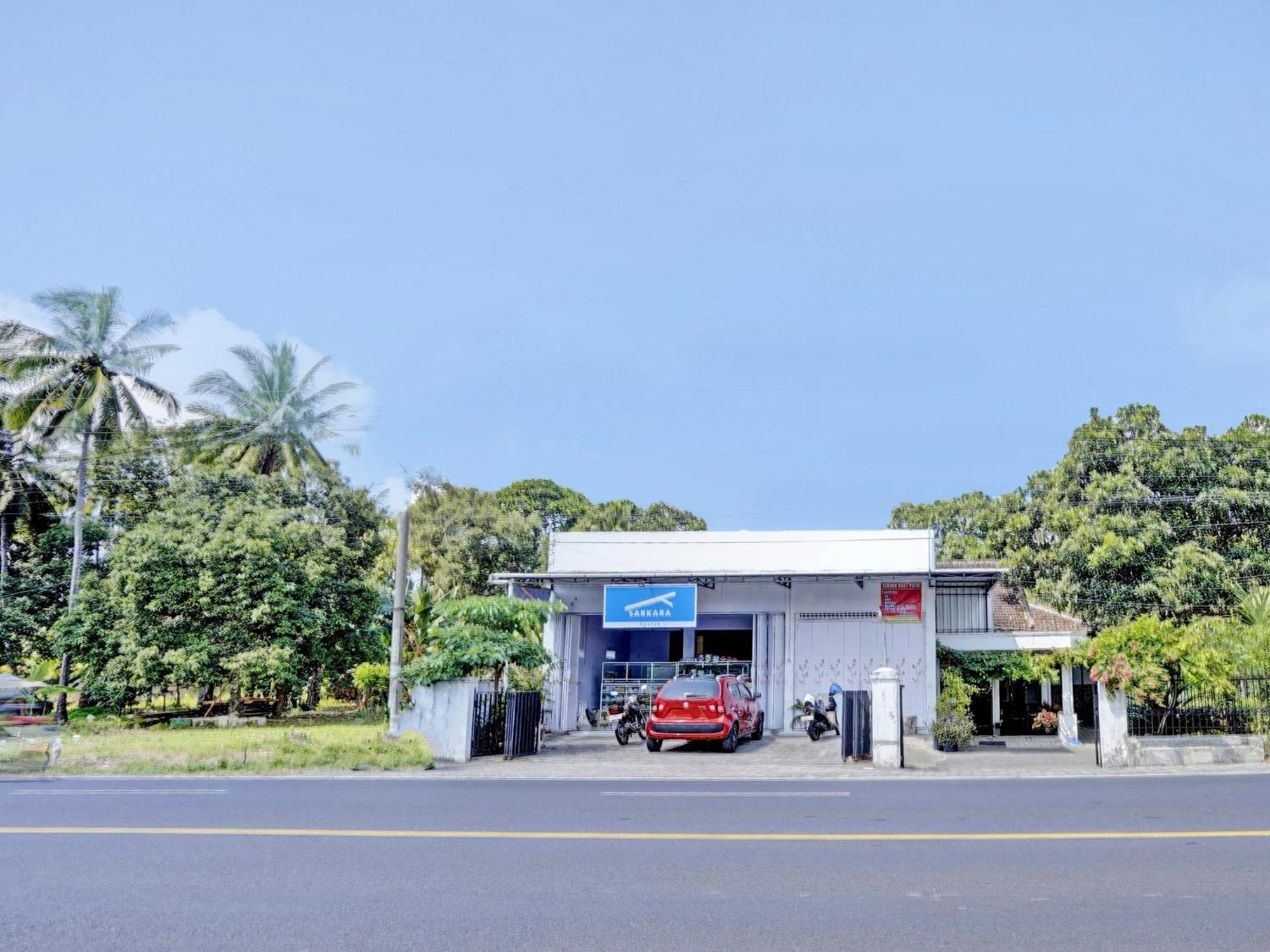 Hotel Oyo Life 92937 Kost Putri Sarkara Syariah Banyuwangi  Esterno foto