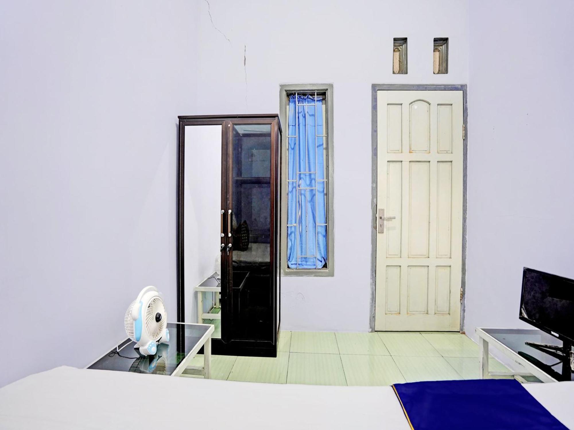 Hotel Oyo Life 92937 Kost Putri Sarkara Syariah Banyuwangi  Esterno foto