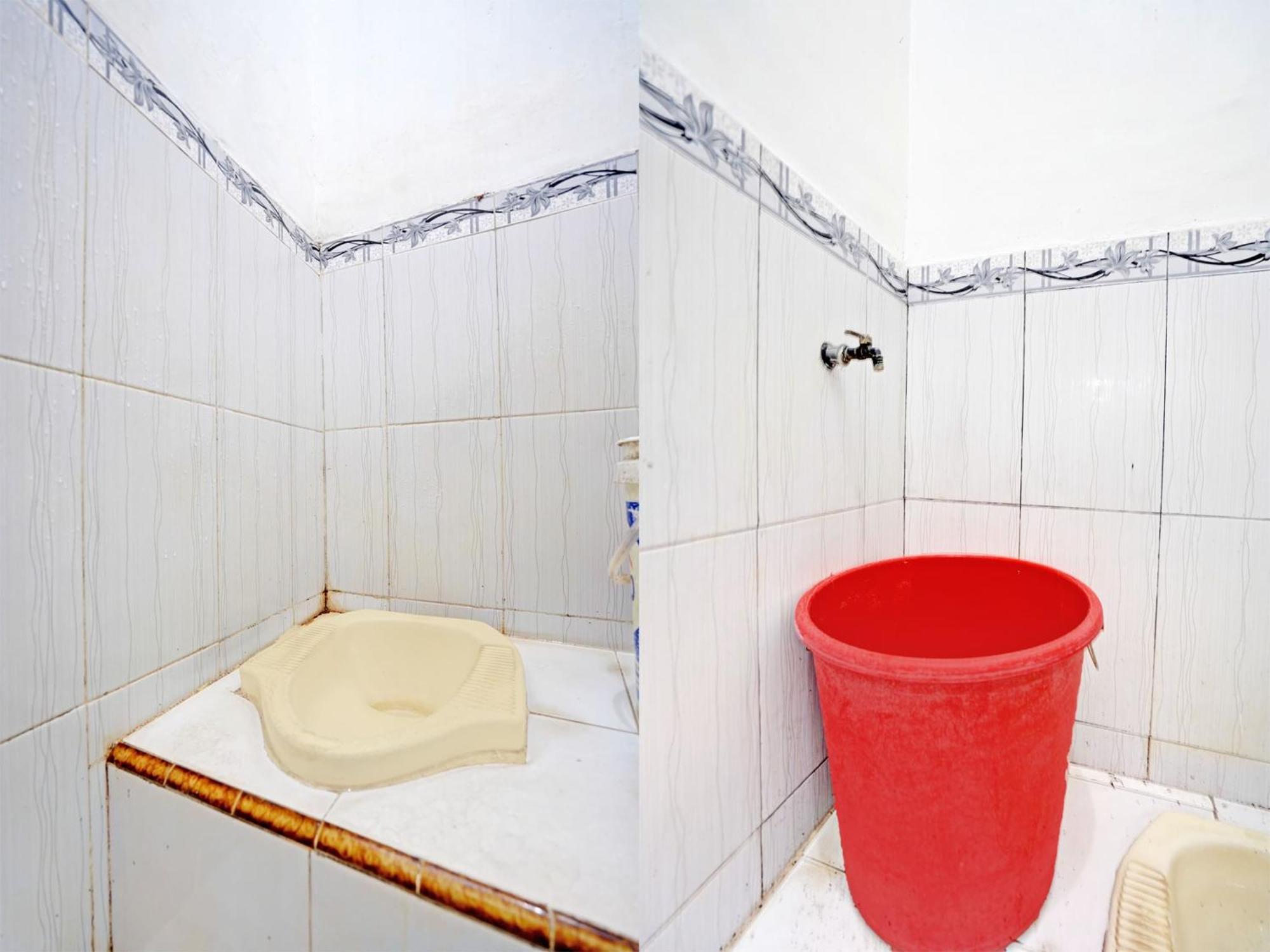 Hotel Oyo Life 92937 Kost Putri Sarkara Syariah Banyuwangi  Esterno foto