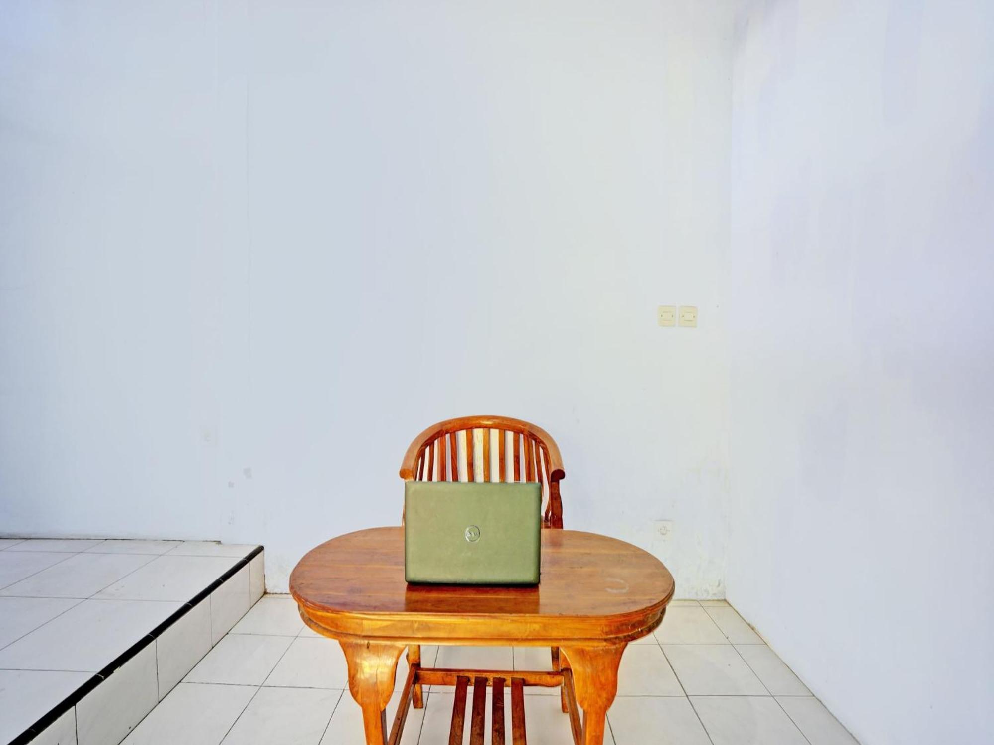 Hotel Oyo Life 92937 Kost Putri Sarkara Syariah Banyuwangi  Esterno foto